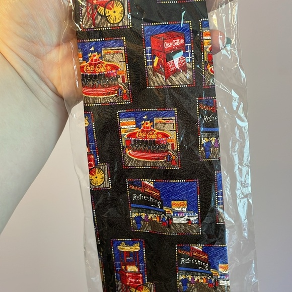 Coca Cola Vintage Made in Korea Polyester Necktie Tie Logo Fair Carnival - Picture 3 of 14